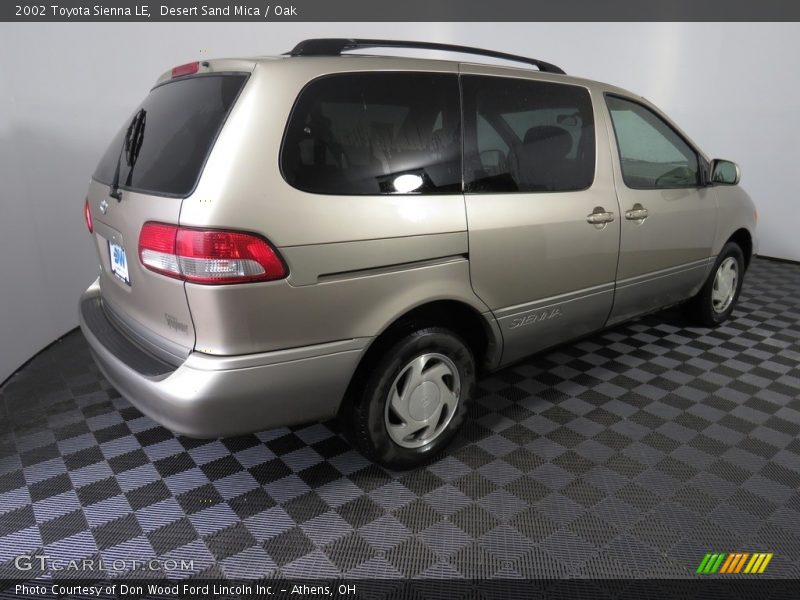 Desert Sand Mica / Oak 2002 Toyota Sienna LE