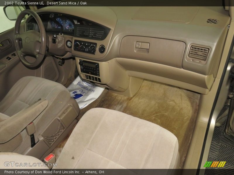 Desert Sand Mica / Oak 2002 Toyota Sienna LE