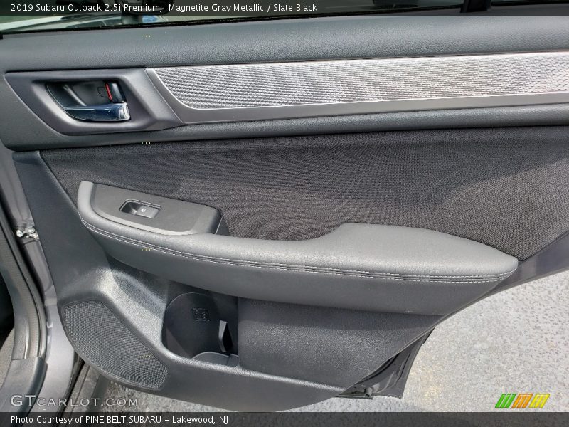Magnetite Gray Metallic / Slate Black 2019 Subaru Outback 2.5i Premium