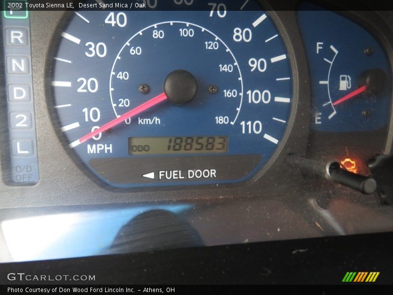 Desert Sand Mica / Oak 2002 Toyota Sienna LE
