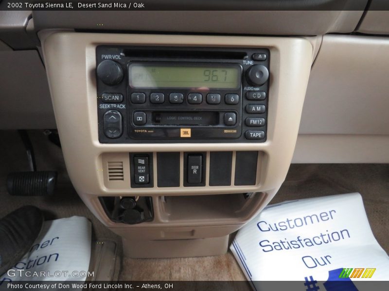 Desert Sand Mica / Oak 2002 Toyota Sienna LE