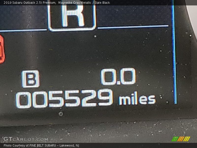 Magnetite Gray Metallic / Slate Black 2019 Subaru Outback 2.5i Premium