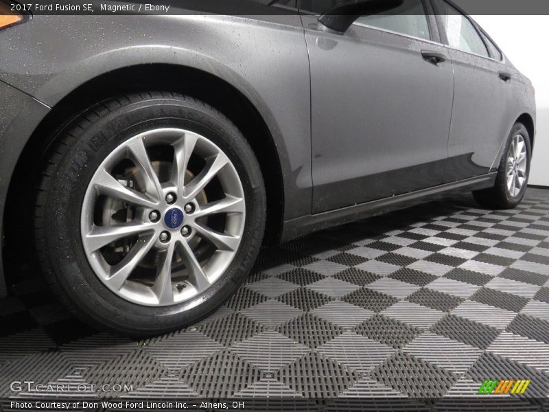 Magnetic / Ebony 2017 Ford Fusion SE