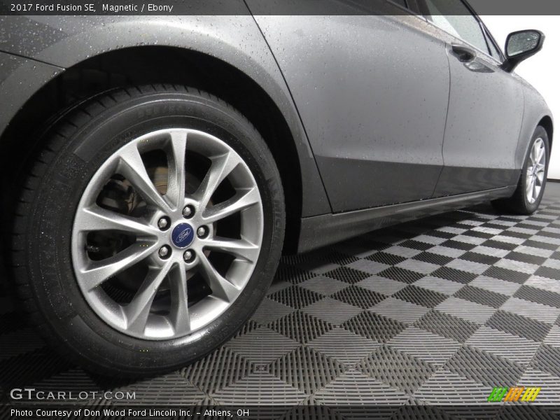 Magnetic / Ebony 2017 Ford Fusion SE