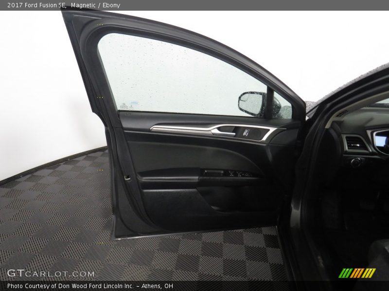 Magnetic / Ebony 2017 Ford Fusion SE