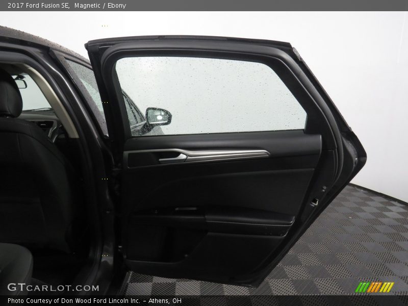 Magnetic / Ebony 2017 Ford Fusion SE