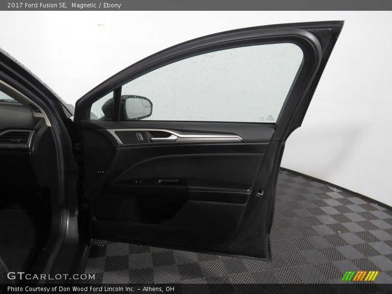 Magnetic / Ebony 2017 Ford Fusion SE