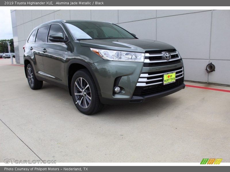 Alumina Jade Metallic / Black 2019 Toyota Highlander XLE