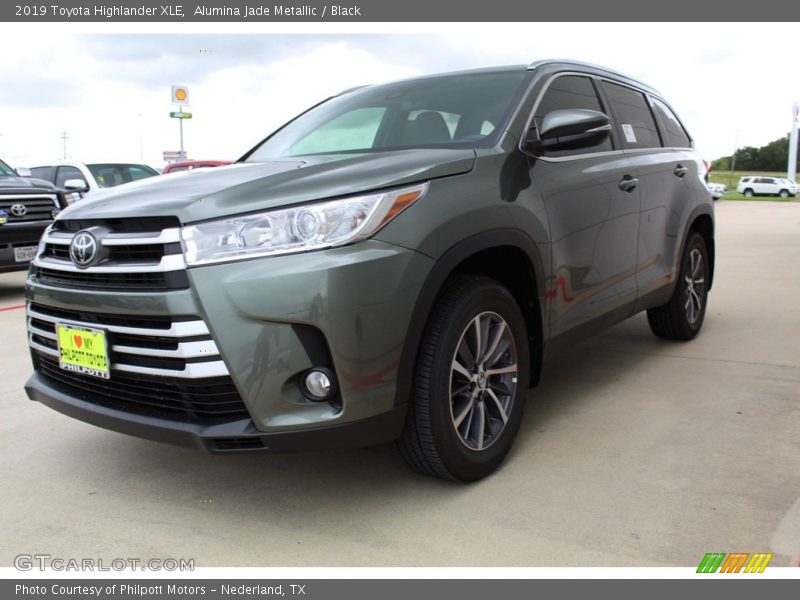 Alumina Jade Metallic / Black 2019 Toyota Highlander XLE