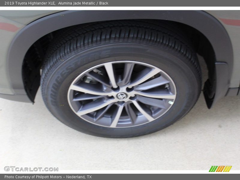Alumina Jade Metallic / Black 2019 Toyota Highlander XLE