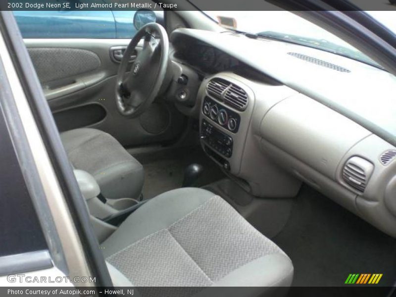 Light Almond Pearl Metallic / Taupe 2002 Dodge Neon SE