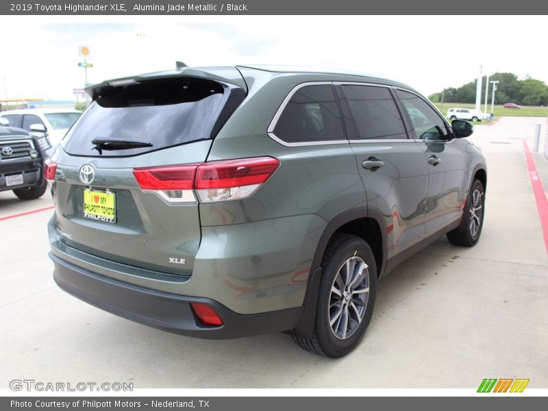 Alumina Jade Metallic / Black 2019 Toyota Highlander XLE