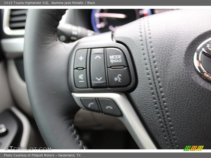Alumina Jade Metallic / Black 2019 Toyota Highlander XLE