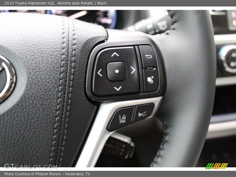 Alumina Jade Metallic / Black 2019 Toyota Highlander XLE