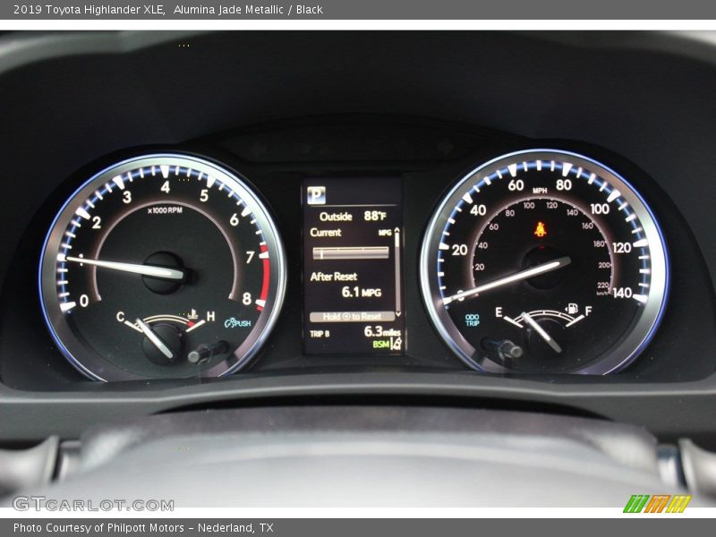 Alumina Jade Metallic / Black 2019 Toyota Highlander XLE