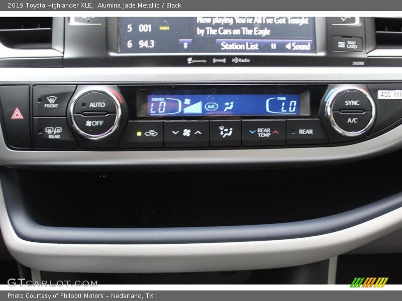 Alumina Jade Metallic / Black 2019 Toyota Highlander XLE