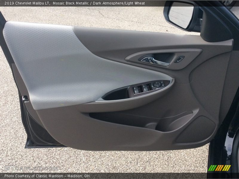 Mosaic Black Metallic / Dark Atmosphere/Light Wheat 2019 Chevrolet Malibu LT