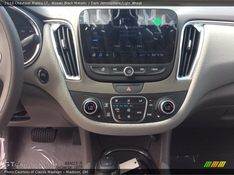 Mosaic Black Metallic / Dark Atmosphere/Light Wheat 2019 Chevrolet Malibu LT