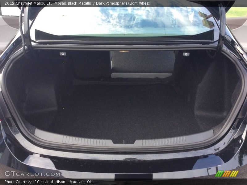 Mosaic Black Metallic / Dark Atmosphere/Light Wheat 2019 Chevrolet Malibu LT