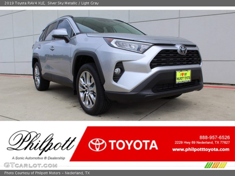 Silver Sky Metallic / Light Gray 2019 Toyota RAV4 XLE