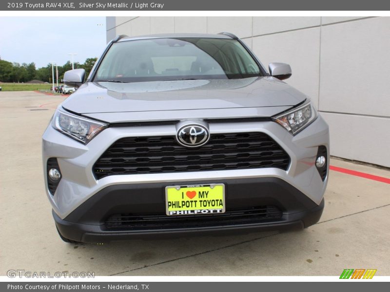 Silver Sky Metallic / Light Gray 2019 Toyota RAV4 XLE