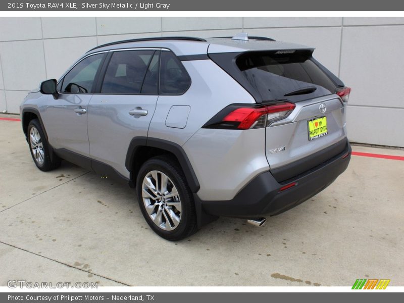 Silver Sky Metallic / Light Gray 2019 Toyota RAV4 XLE