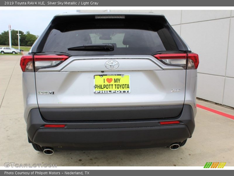 Silver Sky Metallic / Light Gray 2019 Toyota RAV4 XLE