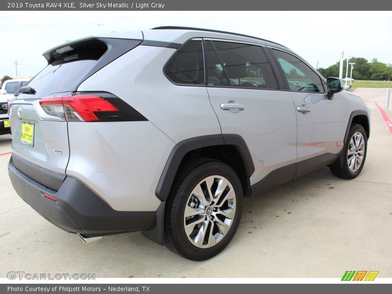 Silver Sky Metallic / Light Gray 2019 Toyota RAV4 XLE