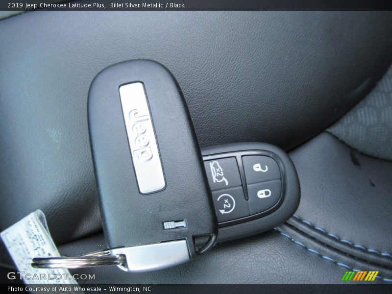 Billet Silver Metallic / Black 2019 Jeep Cherokee Latitude Plus