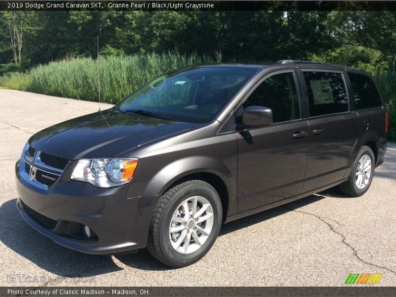 Granite Pearl / Black/Light Graystone 2019 Dodge Grand Caravan SXT