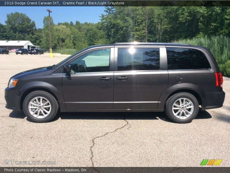 Granite Pearl / Black/Light Graystone 2019 Dodge Grand Caravan SXT