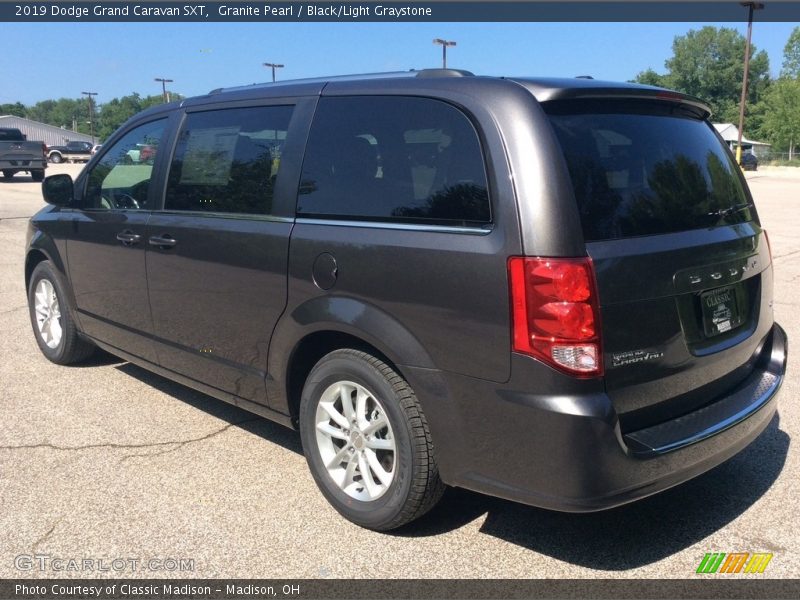 Granite Pearl / Black/Light Graystone 2019 Dodge Grand Caravan SXT