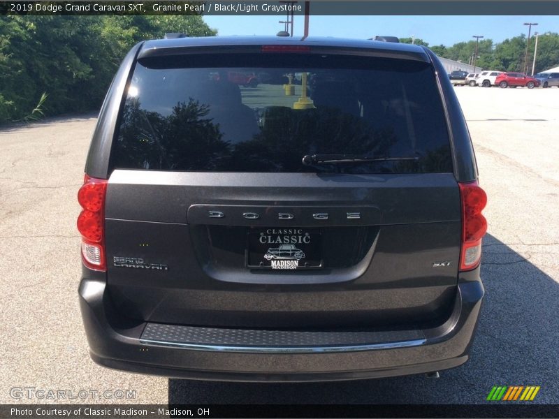 Granite Pearl / Black/Light Graystone 2019 Dodge Grand Caravan SXT