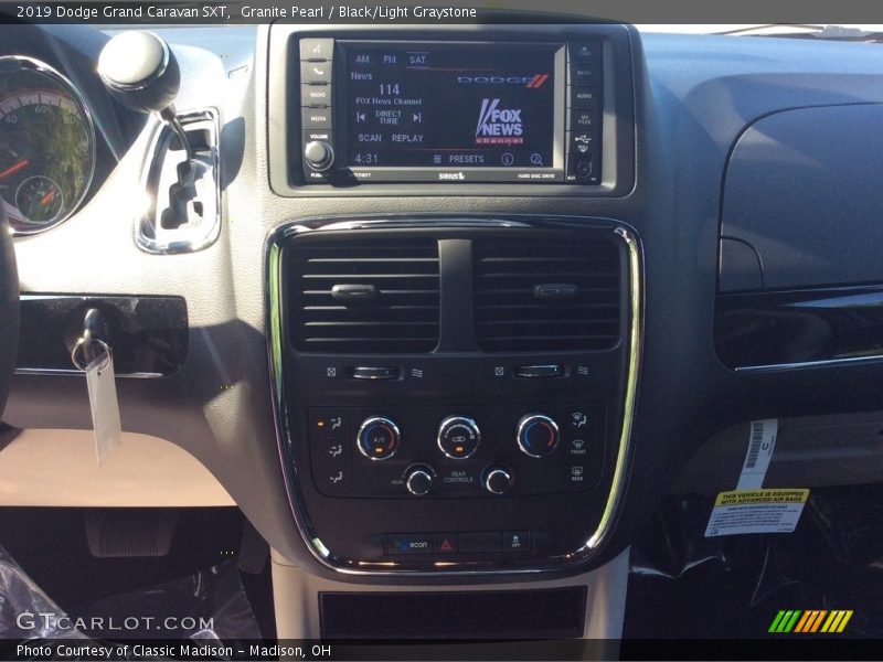 Granite Pearl / Black/Light Graystone 2019 Dodge Grand Caravan SXT