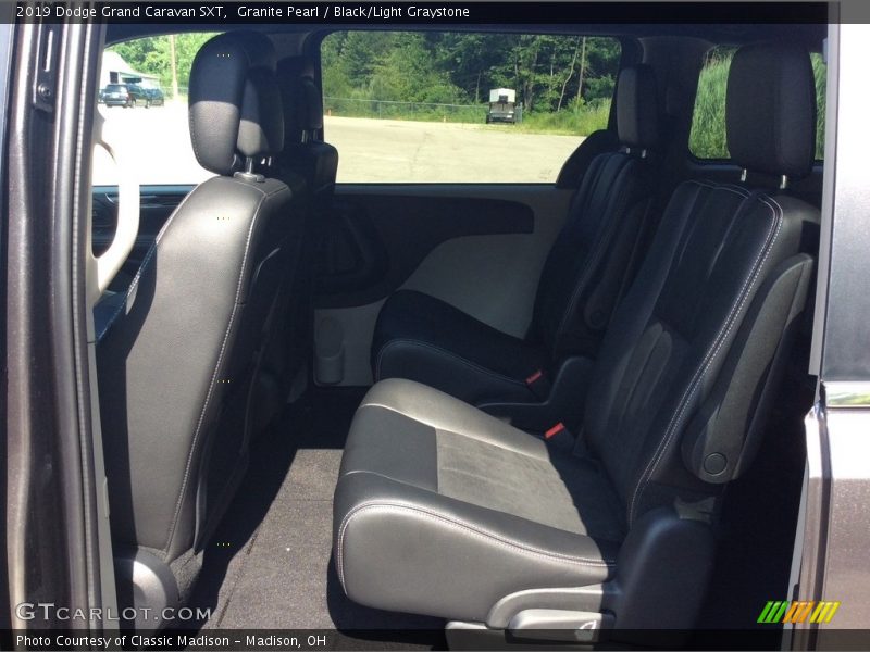 Granite Pearl / Black/Light Graystone 2019 Dodge Grand Caravan SXT