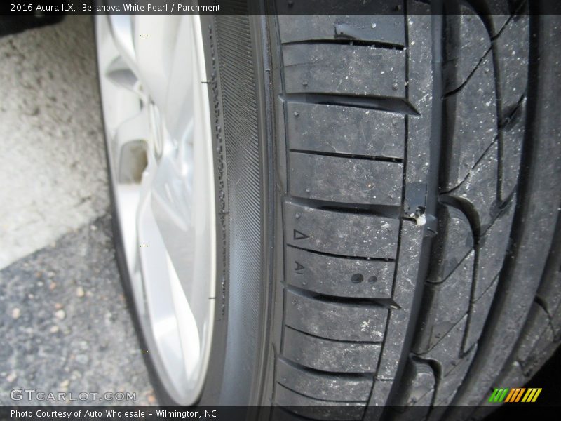 Bellanova White Pearl / Parchment 2016 Acura ILX