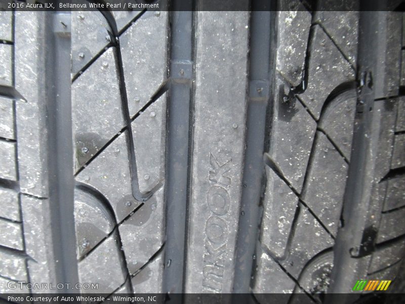 Bellanova White Pearl / Parchment 2016 Acura ILX