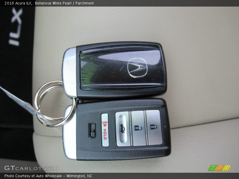 Bellanova White Pearl / Parchment 2016 Acura ILX