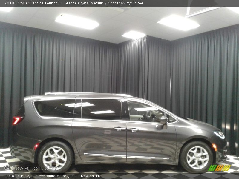 Granite Crystal Metallic / Cognac/Alloy/Toffee 2018 Chrysler Pacifica Touring L