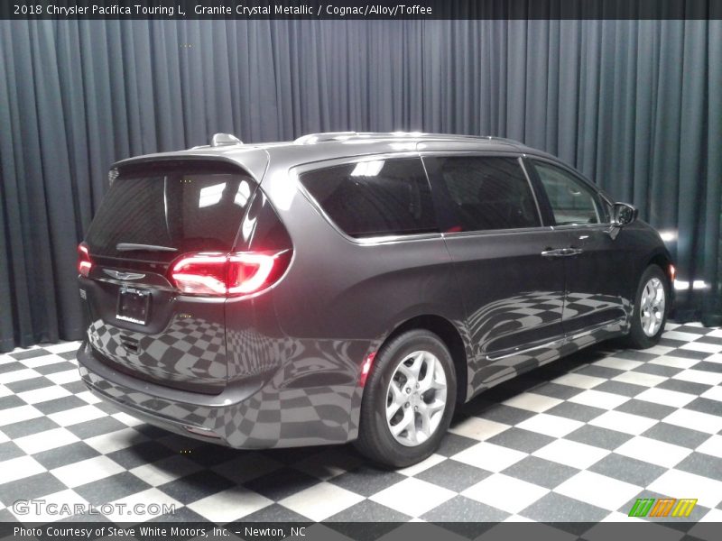 Granite Crystal Metallic / Cognac/Alloy/Toffee 2018 Chrysler Pacifica Touring L