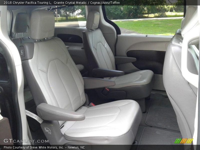 Granite Crystal Metallic / Cognac/Alloy/Toffee 2018 Chrysler Pacifica Touring L