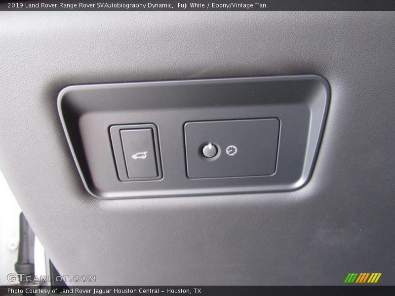 Fuji White / Ebony/Vintage Tan 2019 Land Rover Range Rover SVAutobiography Dynamic