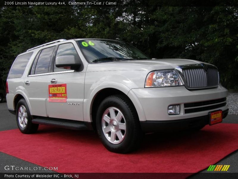 Cashmere Tri-Coat / Camel 2006 Lincoln Navigator Luxury 4x4
