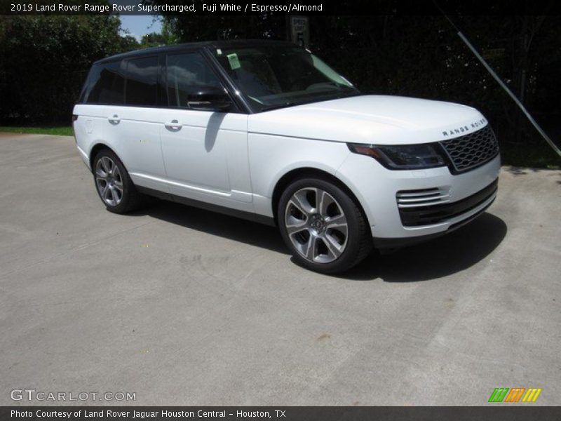 Fuji White / Espresso/Almond 2019 Land Rover Range Rover Supercharged