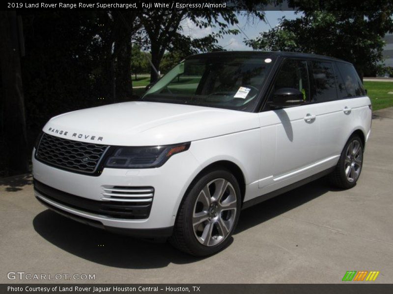 Fuji White / Espresso/Almond 2019 Land Rover Range Rover Supercharged