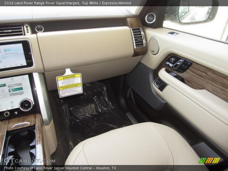 Fuji White / Espresso/Almond 2019 Land Rover Range Rover Supercharged