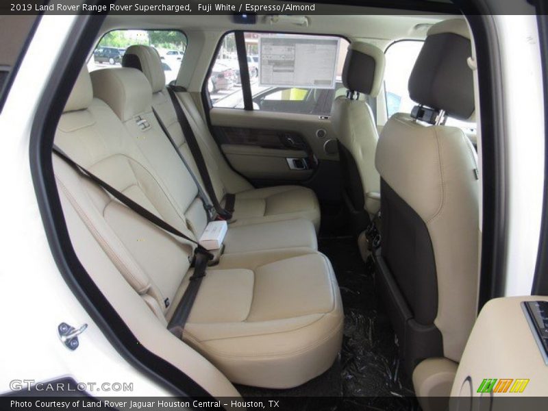 Fuji White / Espresso/Almond 2019 Land Rover Range Rover Supercharged