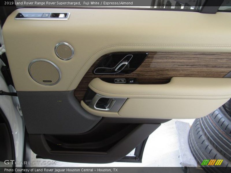 Fuji White / Espresso/Almond 2019 Land Rover Range Rover Supercharged