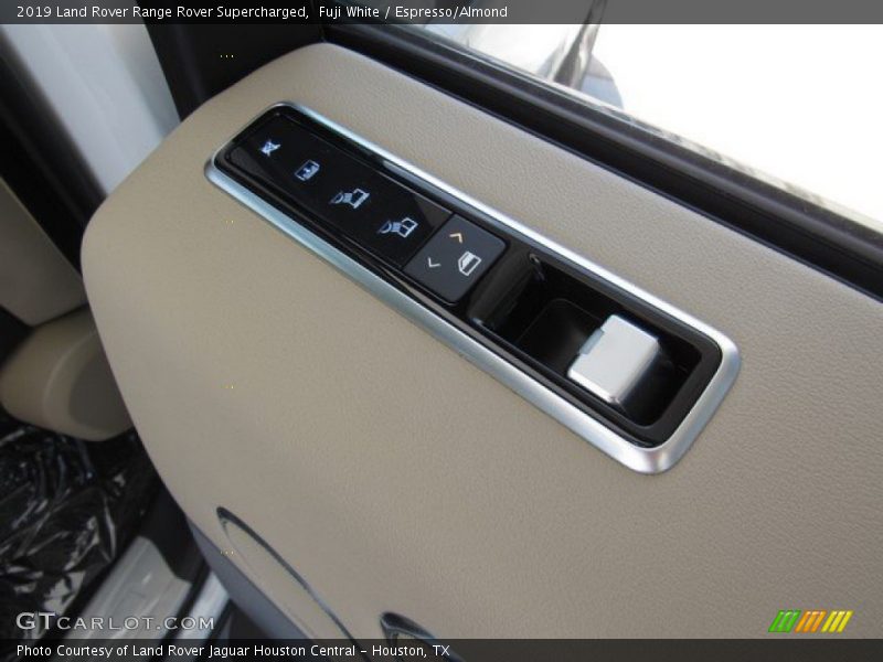 Fuji White / Espresso/Almond 2019 Land Rover Range Rover Supercharged