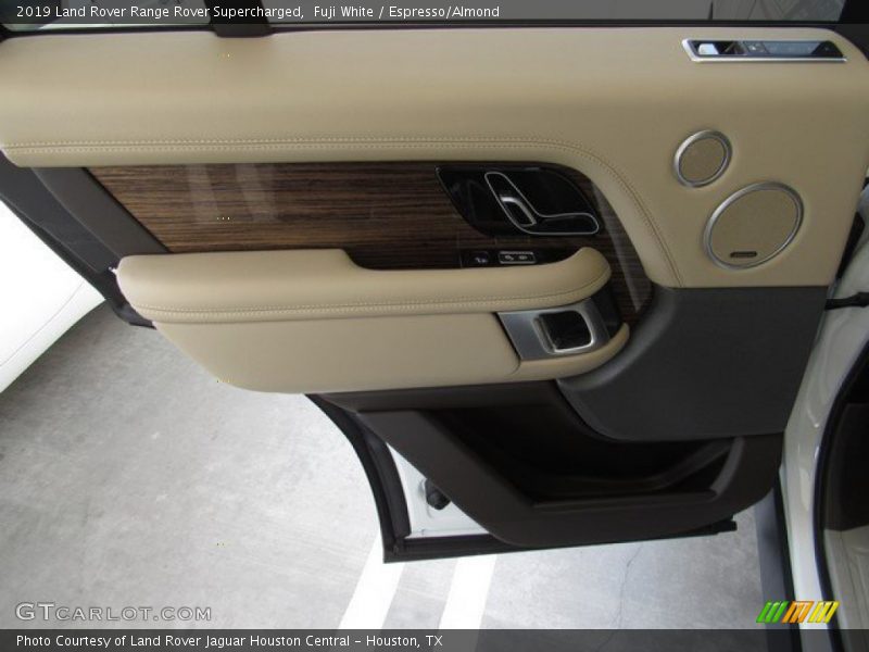 Fuji White / Espresso/Almond 2019 Land Rover Range Rover Supercharged